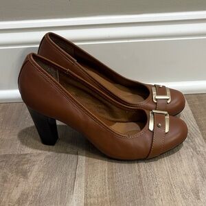 Eurosoft Womens Brown Leather Block Heel Pumps with Gold Buckle size 7.5